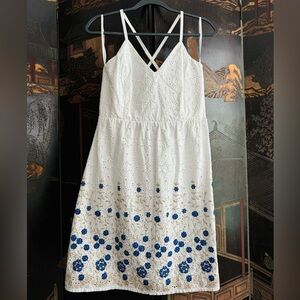 Beautiful Embroidered Midi Dress - M